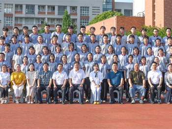 大南印记|青春之光 照亮未来——2025届高三(2)班