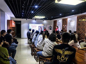 幸福家长驿站|探寻优秀学子背后的家庭密码